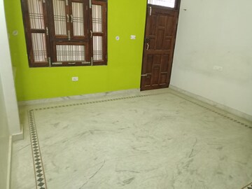Room in 2 BHK Independent House at Rajvansh Residency, Eldeco ii – for Rent