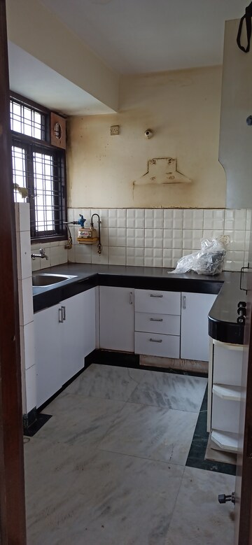 Kitchen in 3 BHK Apartment at Mahalaxmi Apartments Gurgaon, Sector 43 – for Rent