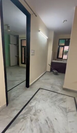 Room in 2.5 BHK Builder Floor at Mansa Ram Park – for Sale