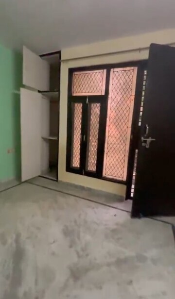 Room in 2.5 BHK Builder Floor at Mansa Ram Park – for Sale