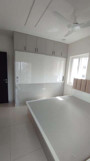 Room in 3 BHK Apartment at Rajapushpa Provincia, Narsingi – for Rent