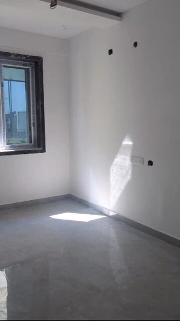 Room in 3 BHK Apartment at Padmarao Nagar – for Sale