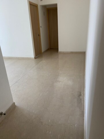 Room in 2 BHK Apartment at Malad West – for Rent