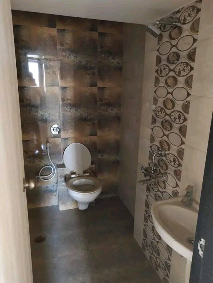 Bathroom, vimal-classic-nalasopara 2 Bedroom 586 Sq.Ft. Apartment In Nalasopara West Palghar 9074098