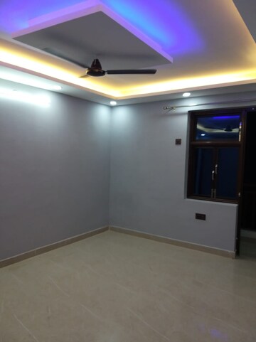 Room in 3 BHK Builder Floor at Saket – for Rent