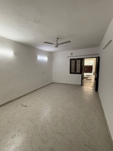 3 BHK Builder Floor For Rent in Saket