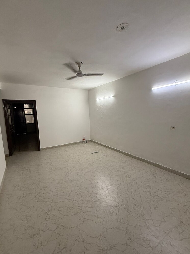 Room, saket 3 Bedroom 13000 Sq.Ft. Builder Floor In Saket Delhi 9074105