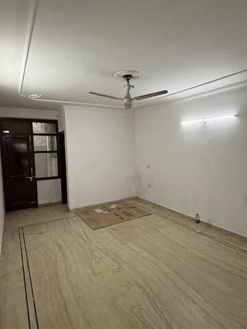 Room in 3 BHK Builder Floor at Saket – for Rent