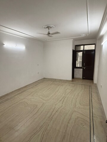 Room in 3 BHK Builder Floor at Saket – for Rent