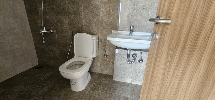 Bathroom, nanded-city-sur 2.5 Bedroom 1200 Sq.Ft. Apartment In Nanded Pune 9074101