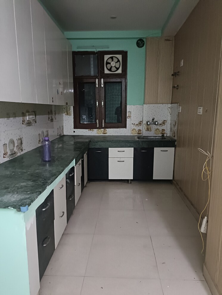 Kitchen, sector 52 3 Bedroom 750 Sq.Ft. Builder Floor In Sector 52 Gurgaon 9074120