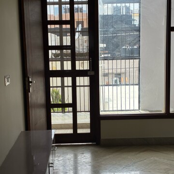 Room in 4 BHK Independent House at RWA Apartments Sector 30, Sector 30 – for Rent