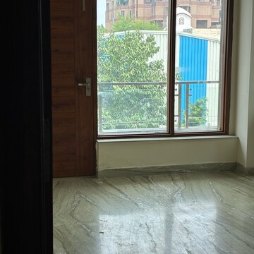 Room in 4 BHK Independent House at RWA Apartments Sector 30, Sector 30 – for Rent