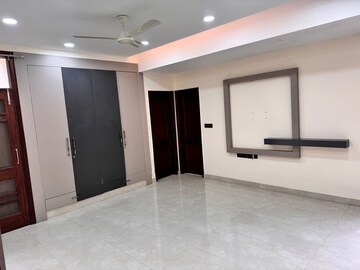 Room in 4 BHK Independent House at RWA Apartments Sector 47, Sector 47 – for Rent