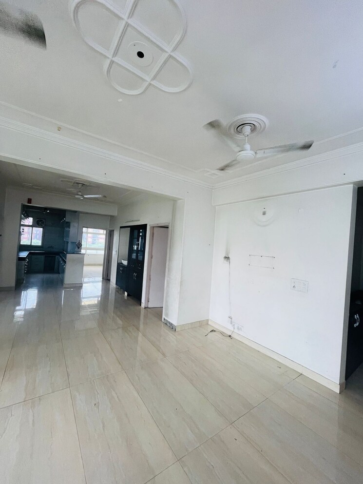 Room, sector 10 dwarka 3 Bedroom 1600 Sq.Ft. Apartment In Sector 10 Dwarka Delhi 9074221
