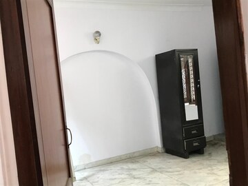 Room in 3 BHK Independent House at Sector 36 – for Rent