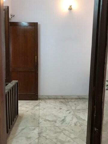 Room in 3 BHK Independent House at Sector 36 – for Rent