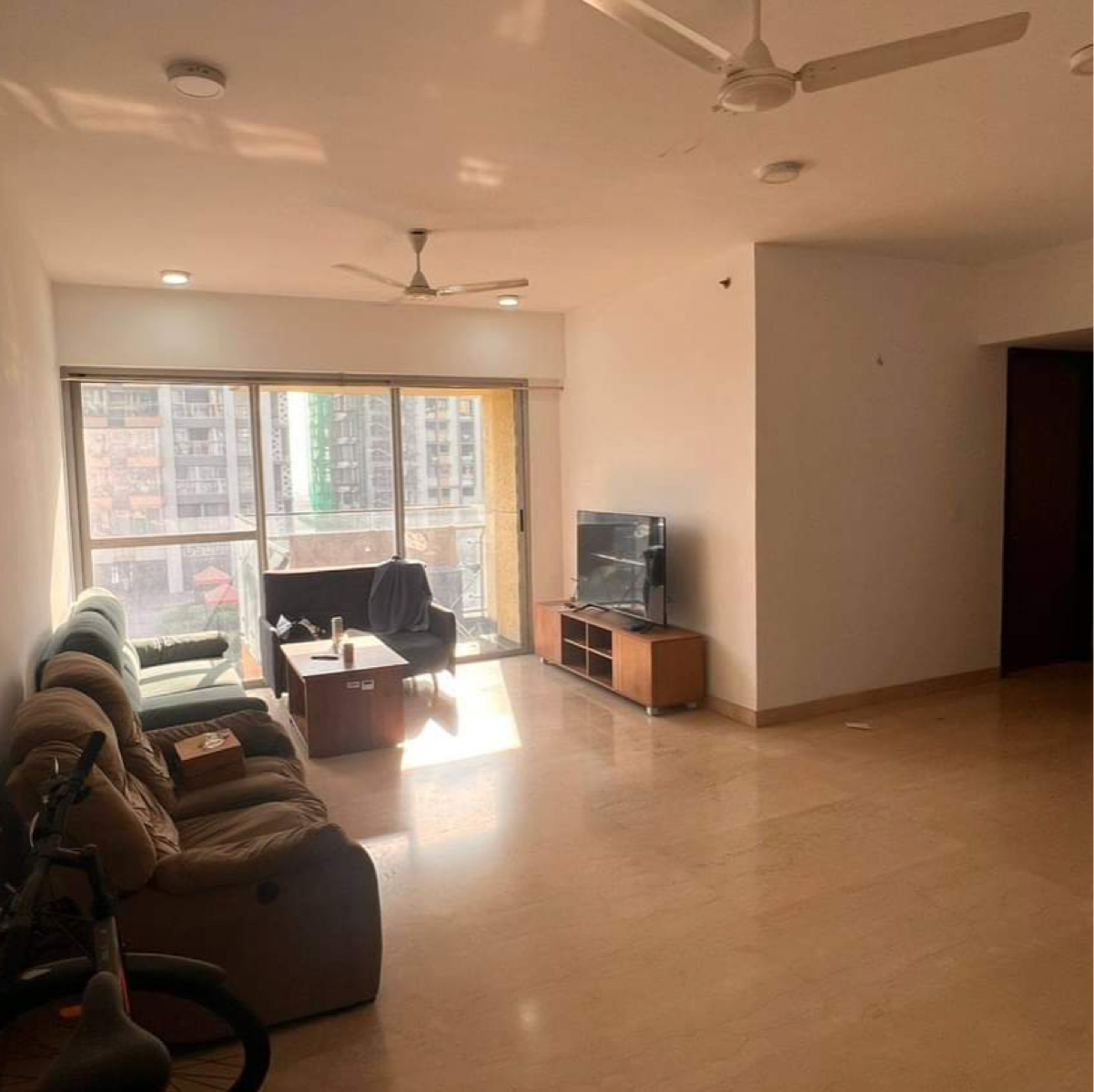 2 BHK Apartment For Sale in Mathuradas Road Kandivali