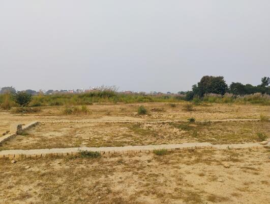 Plot For Sale in Green Valley