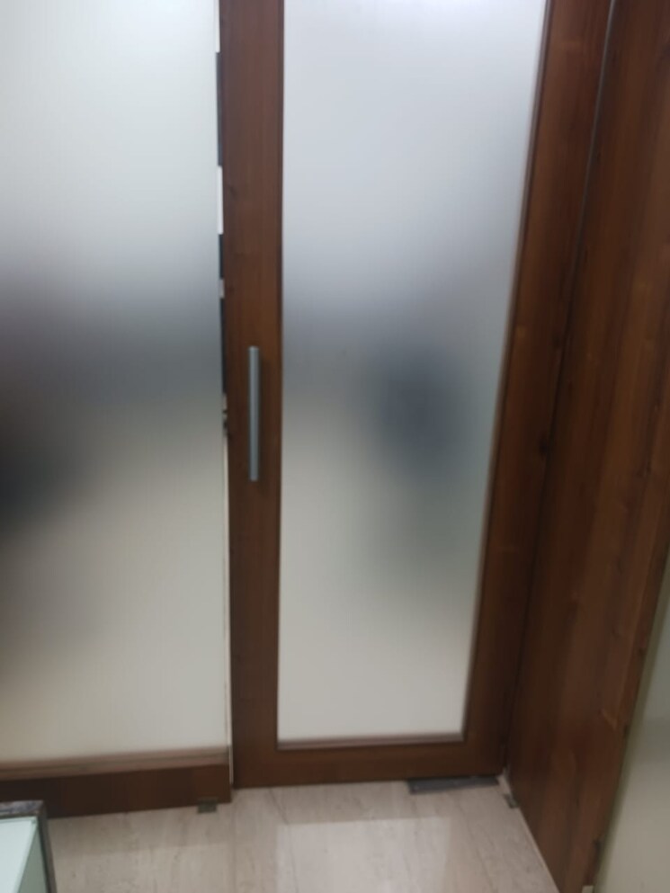 Room, mulund west Commercial Office Space 550 Sq.Ft. In Mulund West Mumbai 9074306