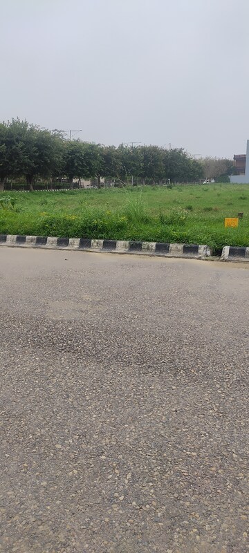  Plot – Garden View at Wave Springwood Enclave, Mahurali - for Sale