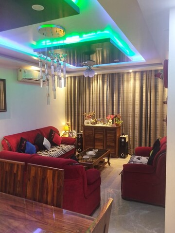Bedroom in 2.5 BHK Builder Floor at Pinewood Enclave, Wave City – for Sale