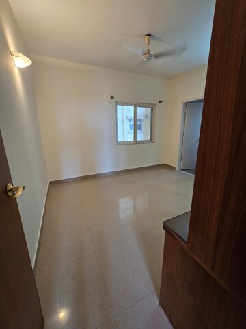 Room in 3.5 BHK Apartment at Yeshwanthpur – for Rent
