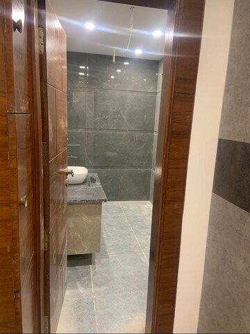 Bathroom in 2 BHK Builder Floor at RPS Palm Drive, Sector 88 – for Rent