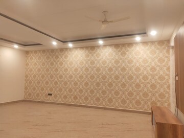 Room in 2 BHK Builder Floor at RPS Palm Drive, Sector 88 – for Rent