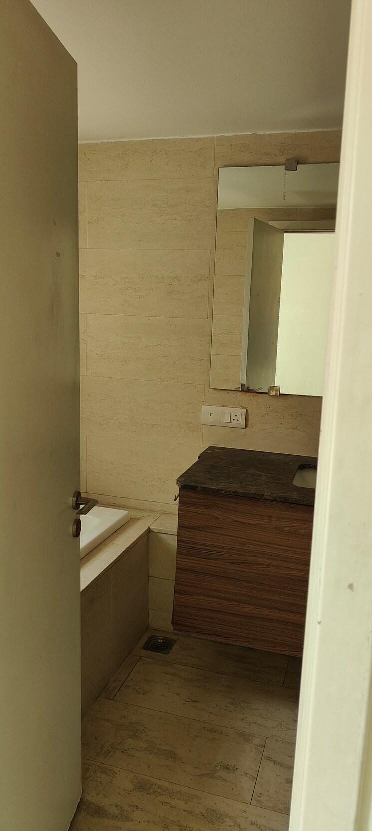 Bathroom, dlf-park-place 4 Bedroom 2677 Sq.Ft. Apartment In Sector 54 Gurgaon 9074400
