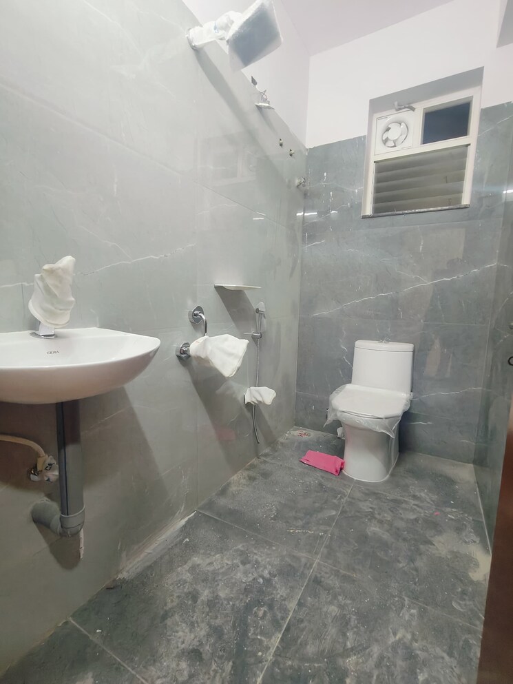 Bathroom, srinivasa nagar colonys 3 Bedroom 10835 Sq.Ft. Apartment In Srinivasa Nagar Colonys Guntur 9074419