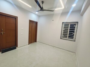 Room in 3 BHK Apartment at Srinivasa Nagar Colonys – for Sale