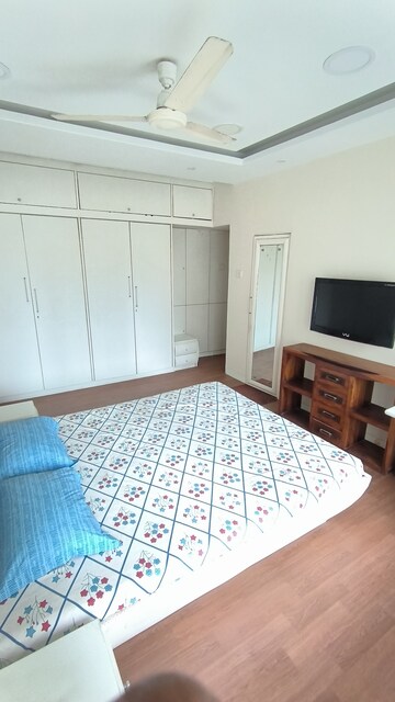 Bedroom in 3 BHK Apartment at Poonam Apartments Worli, Worli – for Rent
