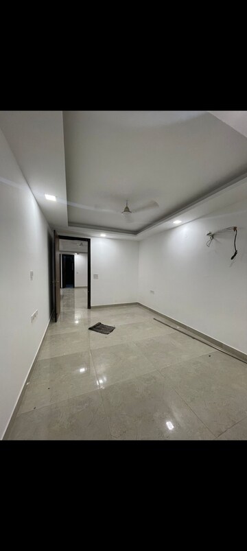 Room in 3 BHK Builder Floor at Saket – for Rent
