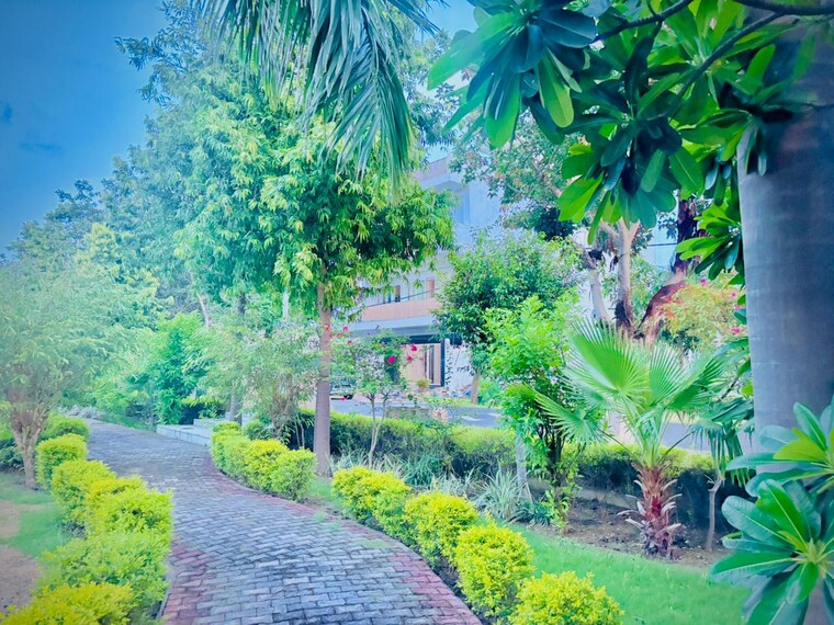 Garden, zestha-bhagirath-vihar-residency  200 Sq.Yd. Plot In Sector 27 Yamuna Expressway Greater Noida 9074454