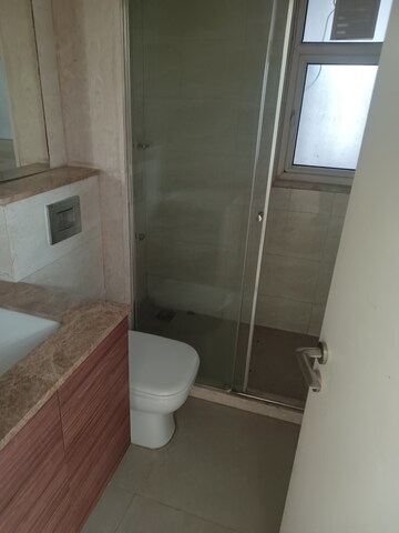 Furnished Amenities in 4 BHK Apartment at DLF Park Place, Sector 54 – for Rent