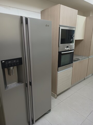 Kitchen in 4 BHK Apartment at DLF Park Place, Sector 54 – for Rent