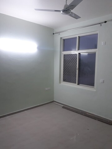 Room in 2 BHK Apartment at Omaxe New Heights, Sector 78 – for Rent