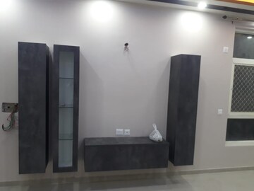 Room in 2 BHK Apartment at Omaxe New Heights, Sector 78 – for Rent