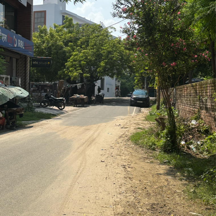  Parking, gomti nagar  2800 Sq.Ft. Plot In Gomti Nagar Lucknow 9074460