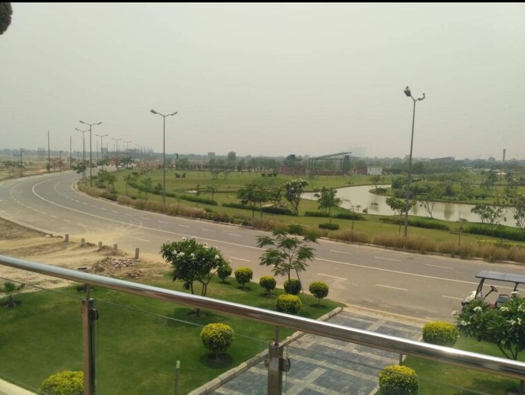 Garden, gaur-yamuna-city-16th-park-view 2 Bedroom 557 Sq.Ft. Apartment In Gaur Yamuna City Greater Noida 9074485