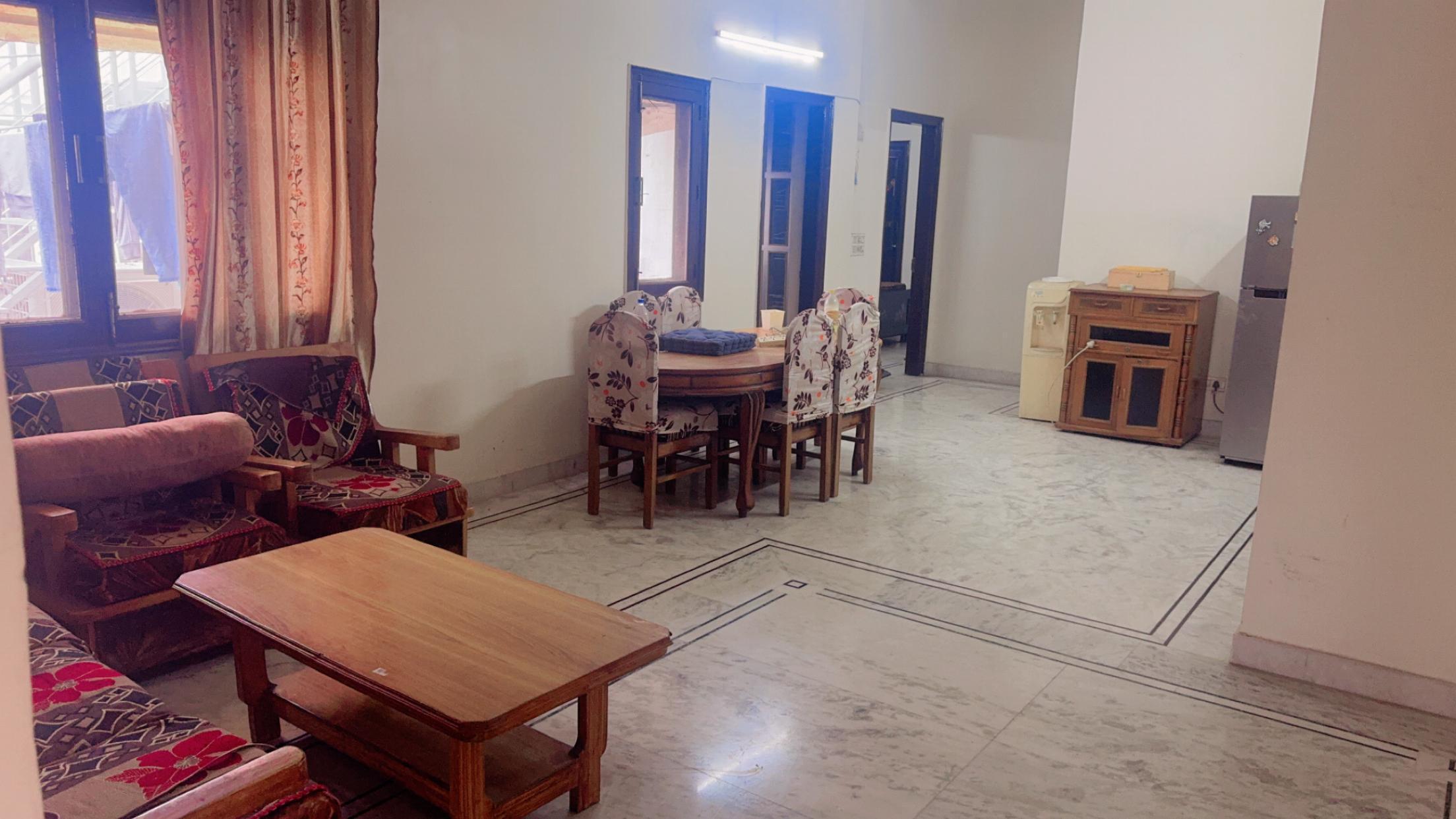 2 BHK Builder Floor For Rent in RWA Apartments Sector 40