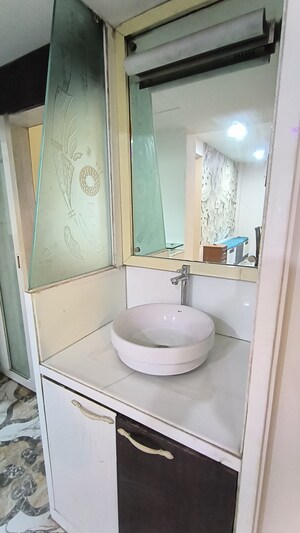 Bathroom in 3 BHK Apartment at Poonam Apartments Worli, Worli – for Sale