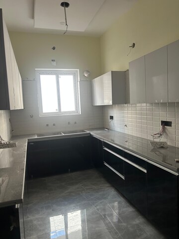 3 BHK Apartment For Sale in Pir Machalla