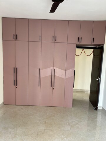 Room in 3 BHK Apartment at Signature Global Park 4 and 5, Sohna Sector 36 – for Rent