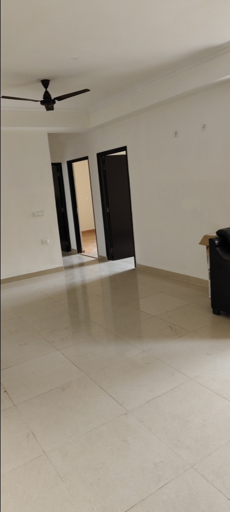 3 BHK + Extra Room Apartment For Rent in Amrapali Crystal Homes