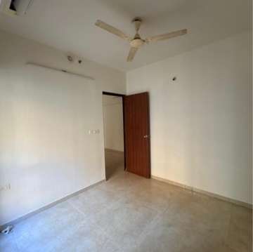 Room in 1 BHK Apartment at Lodha Amara New Tower, Kolshet Industrial Area – for Rent