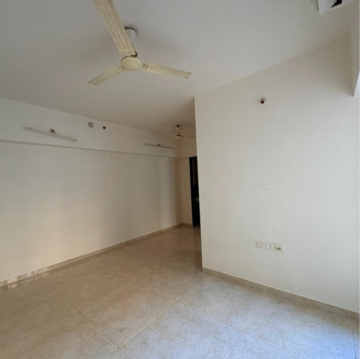 Room in 1 BHK Apartment at Lodha Amara New Tower, Kolshet Industrial Area – for Rent