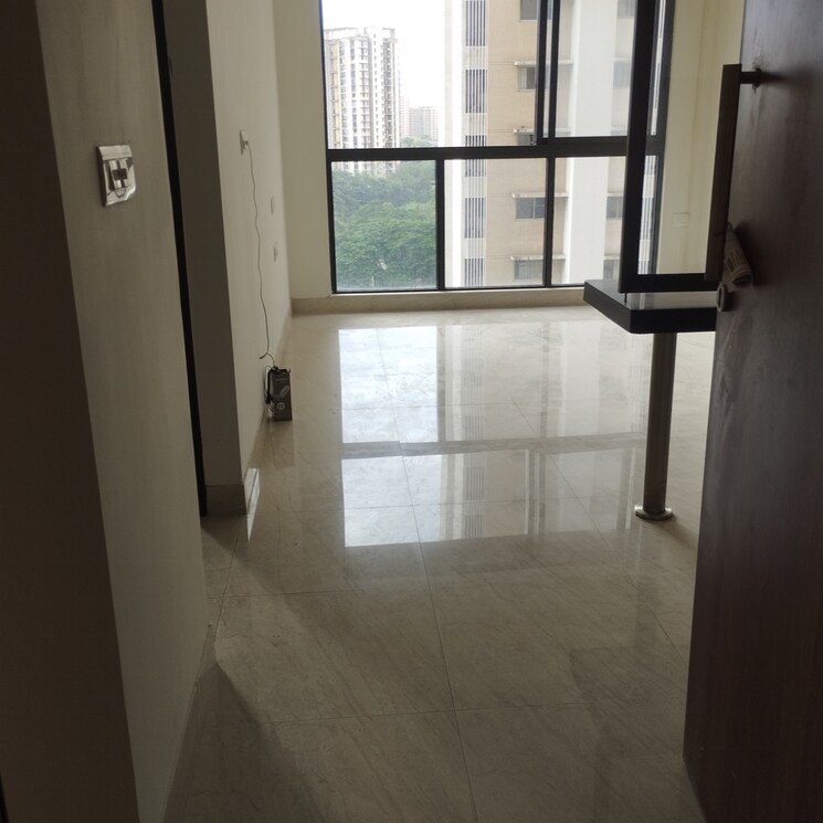 Bathroom, lodha-crown-quality-homes 1 Bedroom 317 Sq.Ft. Apartment In Saket Complex Thane 9074589