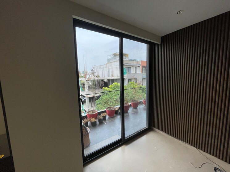 Room, sushant lok i 4 Bedroom 418 Sq.Yd. Builder Floor In Sushant Lok I Gurgaon 9074604